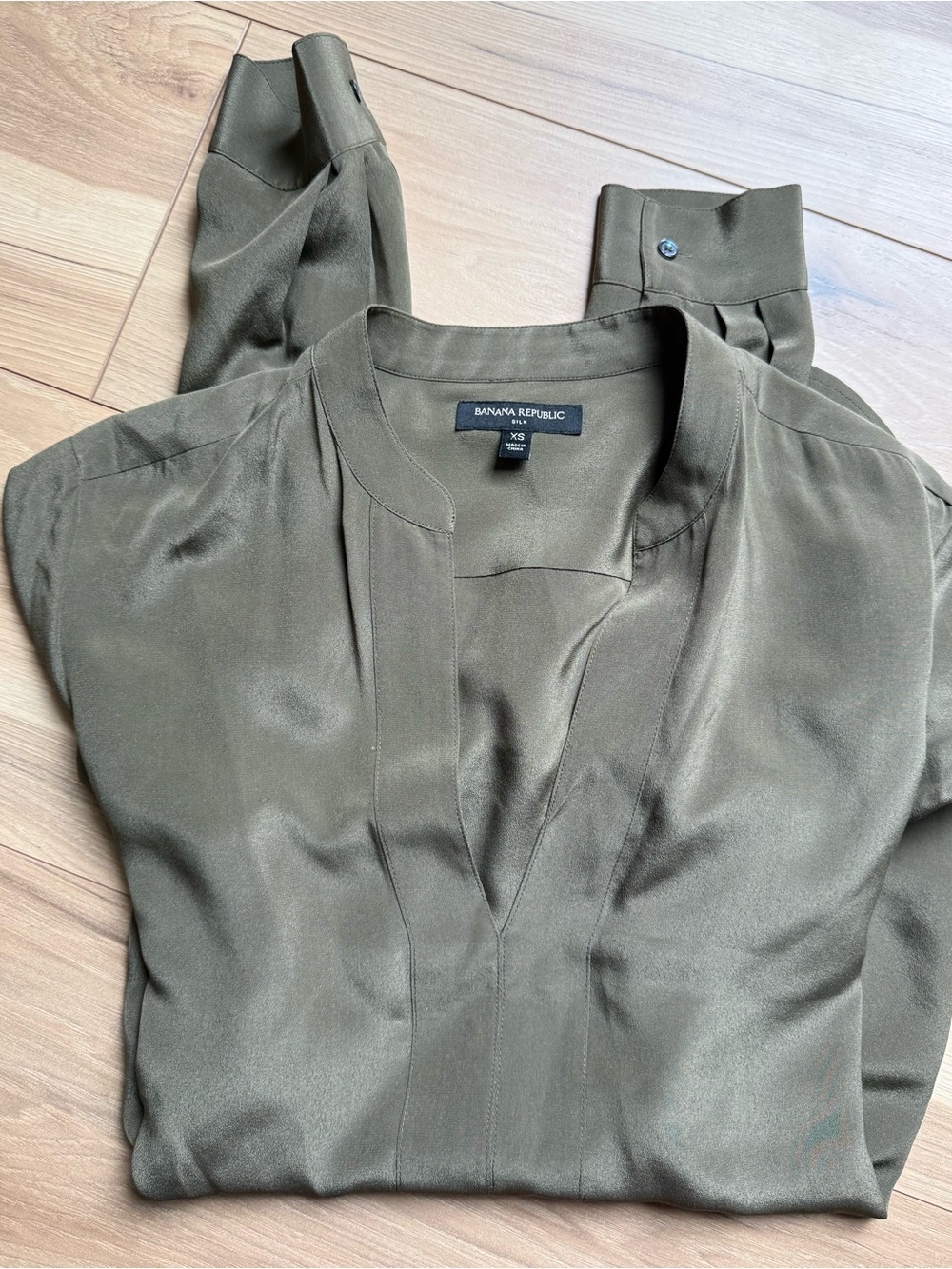 Banana Republic Olive Green Silk Tunic Blouse